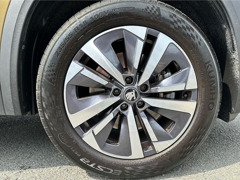 Škoda Kodiaq 2,0TDI / 142kW DSG 4X4 Exclusi - fotka 22 z 25