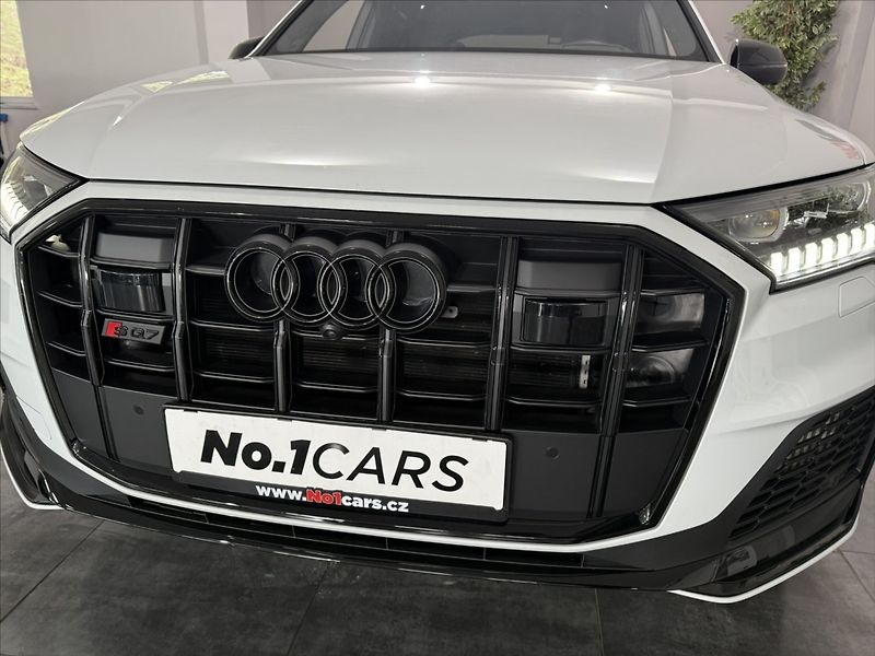 Audi SQ7 4,0   TFSI 507HP MATRIX B&O ČR - fotka 40 z 41