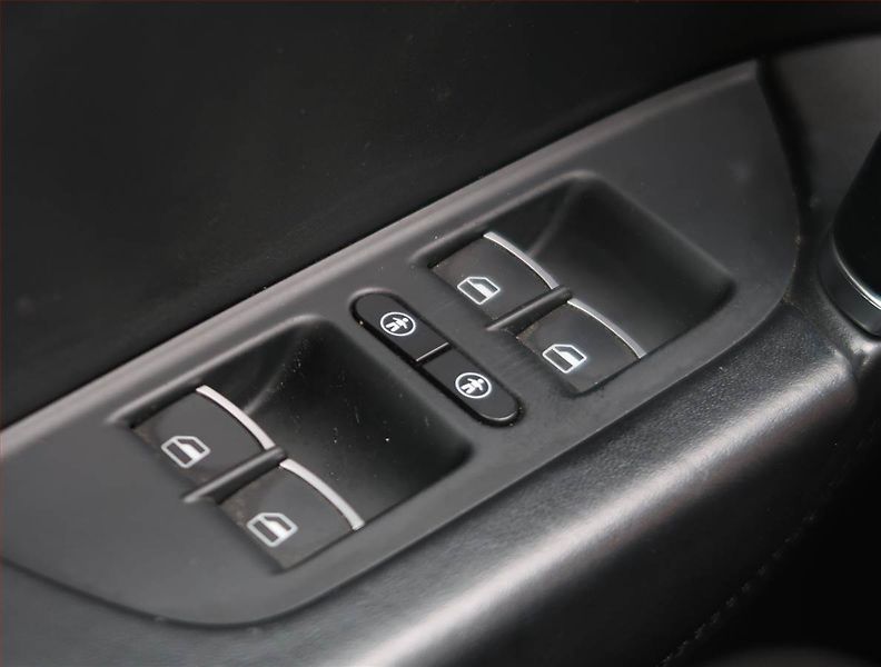 Volkswagen Touareg (2015) R-Line 3.0 TDI - fotka 18 z 29