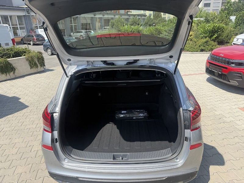 Hyundai i30 26 WG 1,0 T-GDI MT GO CZECH - fotka 5 z 9