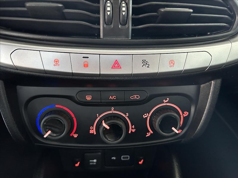 Fiat Tipo 1,4   STREET,1.MAJITEL,SERVISK - fotka 16 z 22