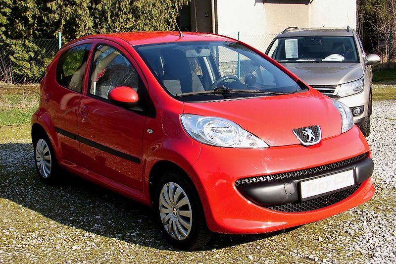 Peugeot 107 1.0i 68PS 5-dv. KLIMA-ZADÁNO! - fotka 4 z 31