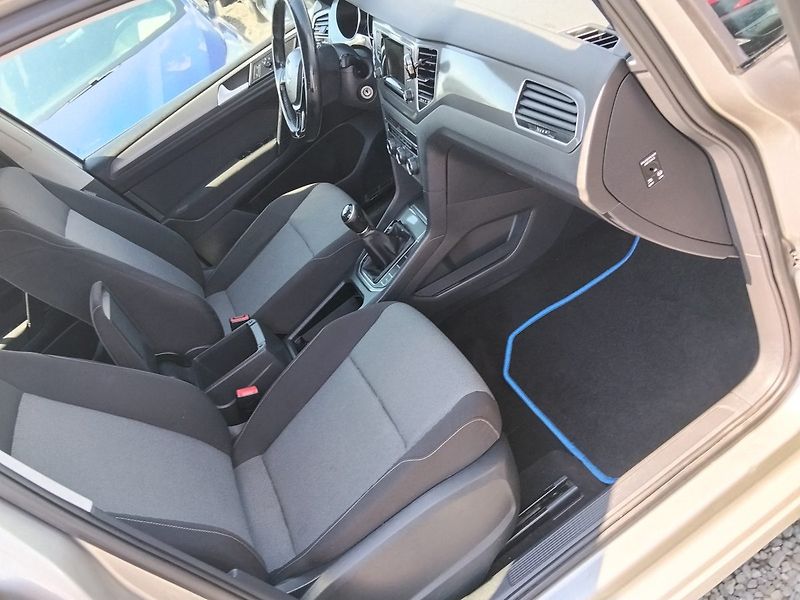 Volkswagen Golf Sportsvan (2015) - fotka 22 z 27