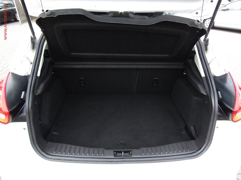Ford Focus (2015) 2.0 TDCi, Titanium, AT, bixen - fotka 7 z 20