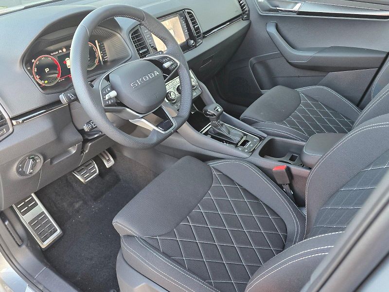 Škoda Karoq (2026) SPORTLINE 4X4 TDI 2.0/110KW A7 - fotka 19 z 35