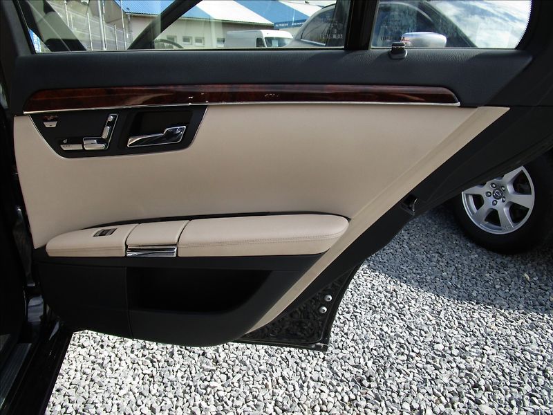 Mercedes-Benz Třídy S S 420CDi V8 AMG - fotka 39 z 59