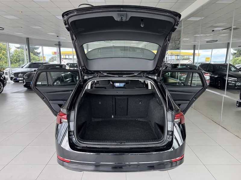 Škoda Octavia 2,0TDI DSG*110kW*REZERVACE! - fotka 25 z 28