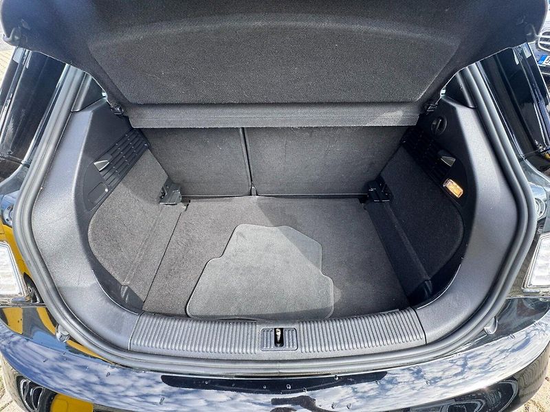 Audi A1 (2011) 1,2 TFSI 63 KW NOVÁ SPOJKA STK - fotka 46 z 50