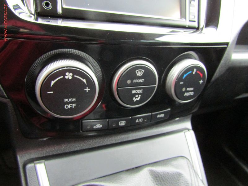 Mazda 5 (2012) 2.0i 7míst, autoAC - fotka 12 z 17