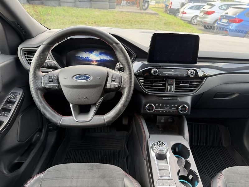 Ford Kuga 2.0TDCi ST-LINE  -  140kw - fotka 14 z 25