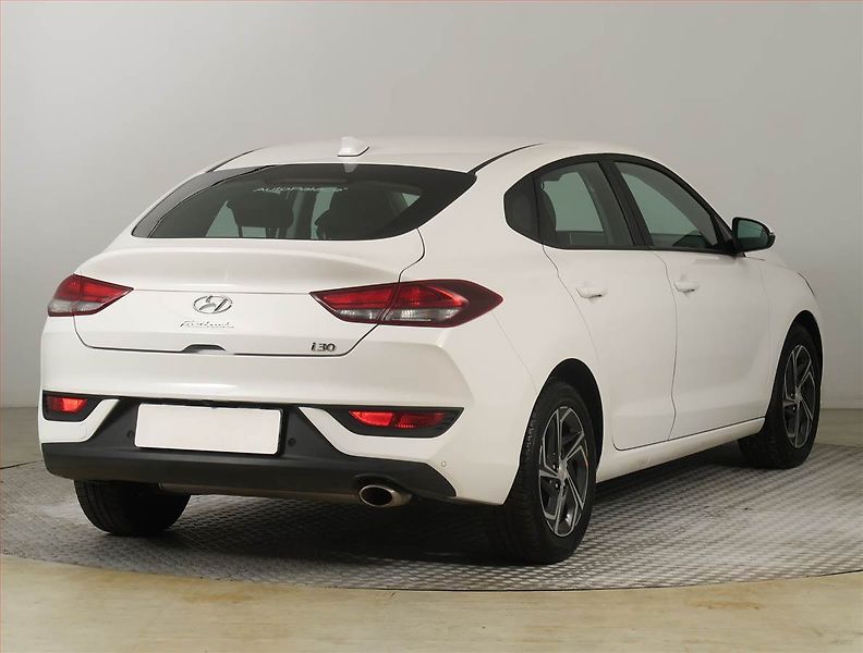 Hyundai i30 (2023) Komfort 1.0 T-GDI, ČR,1.maj - fotka 5 z 22
