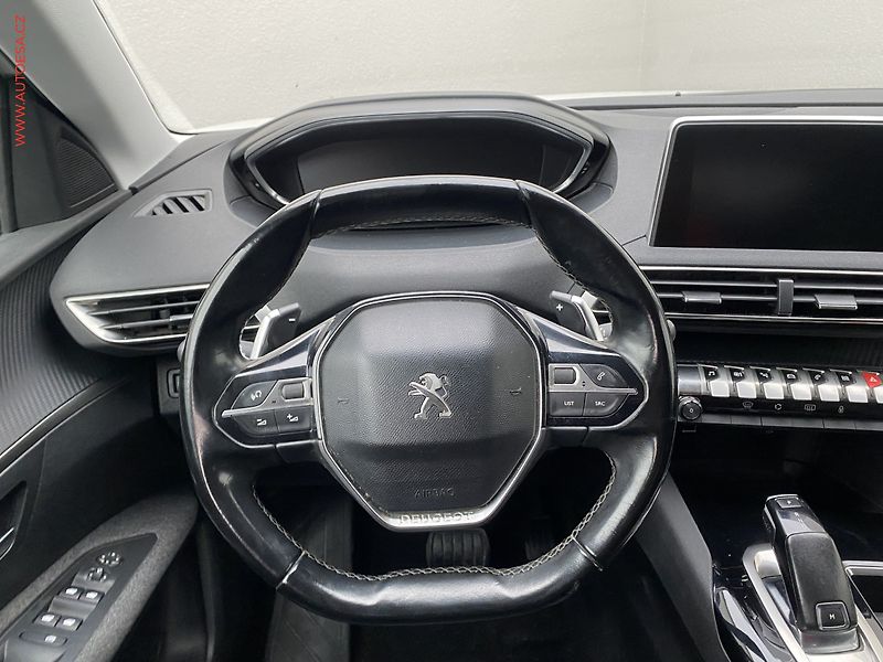 Peugeot 3008 (2018) 1.5 HDi, Active, AT, navi - fotka 11 z 17