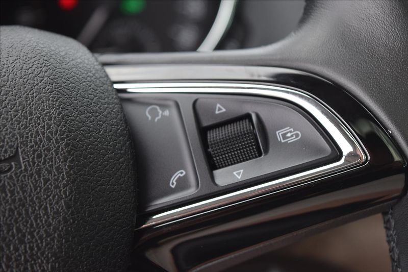 Škoda Yeti 1,4 TSI 92KW DSG XENONY VÝHŘEV - fotka 39 z 51