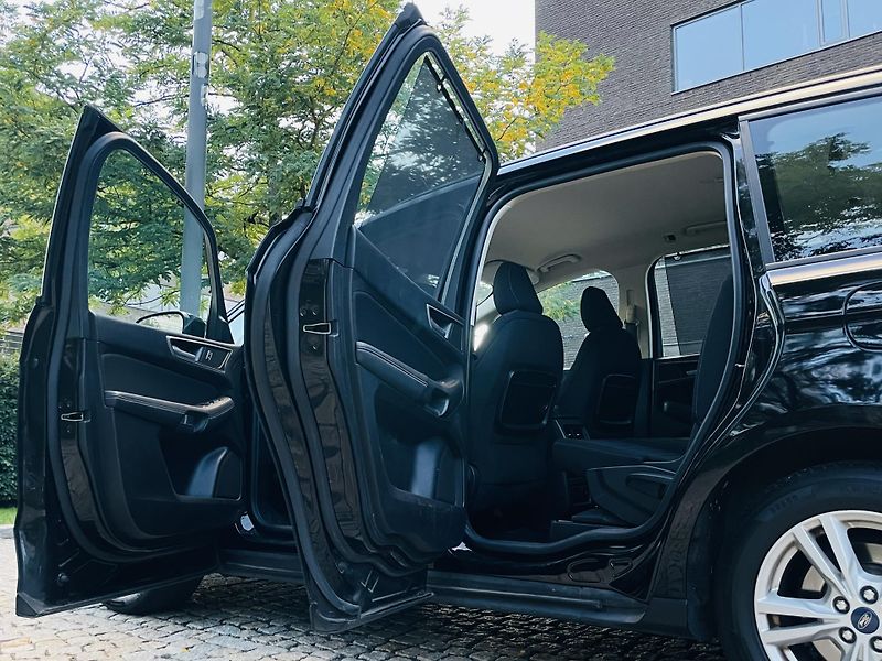 Ford Galaxy 2.0TDCi MANUÁL 7MÍST SENZORY - fotka 23 z 46