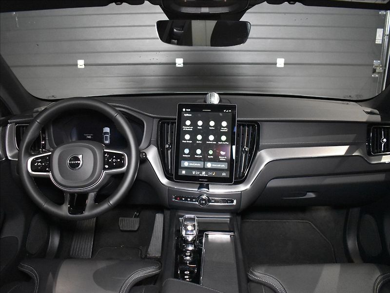 Volvo XC60 2,0 B5 AWD Ultra B&W,Pano,BLIS - fotka 17 z 17