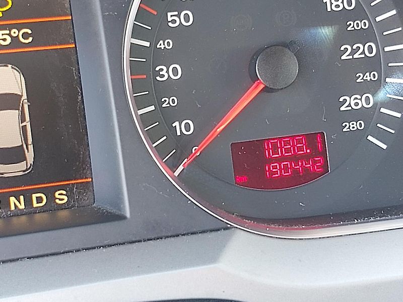 Audi A6 (2005) 3,2 Avant Quatro - fotka 34 z 36