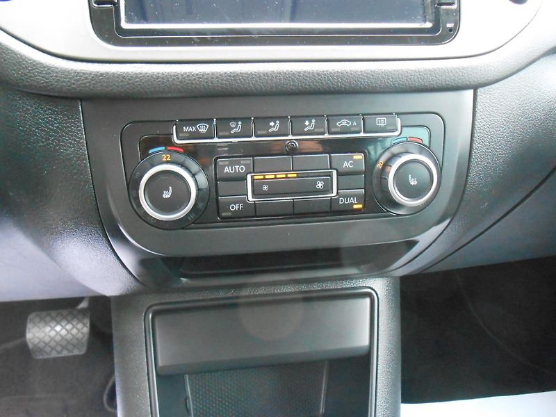 Volkswagen Tiguan 4*4,XENONY,DSG. - fotka 33 z 40