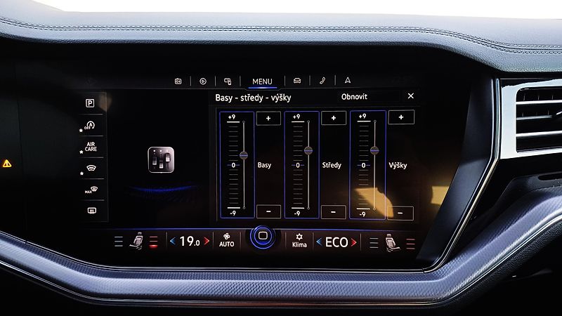 Volkswagen Touareg R-LINE 210kW-WEBASTO-HUD-TZ- - fotka 41 z 50