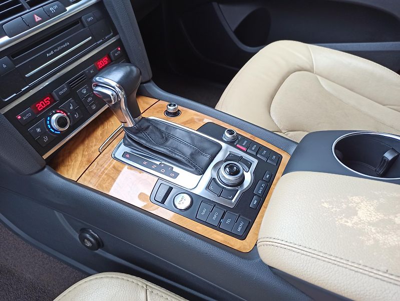 Audi Q7 3.0 TDi QUATTRO ČR SERVIS AUDI - fotka 22 z 44