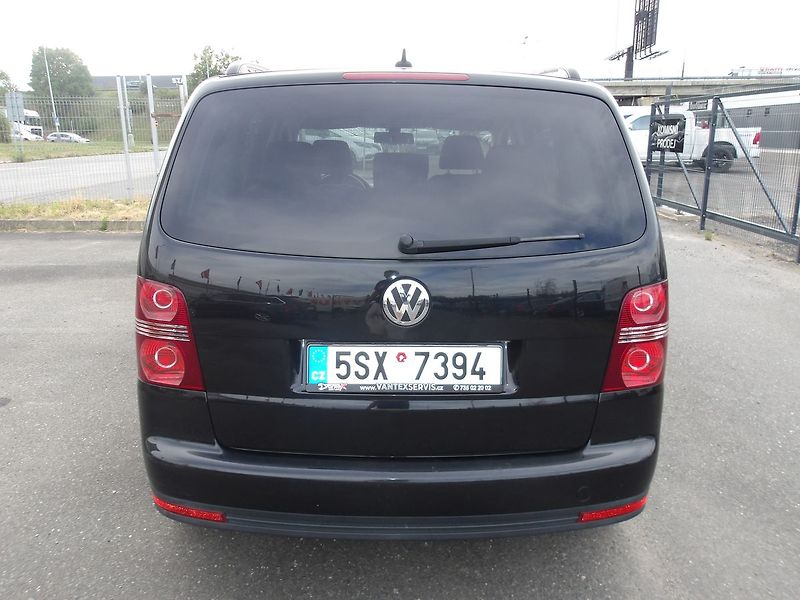 Volkswagen Touran 1,6i 75kW ! KRASAVEC !!! - fotka 10 z 26