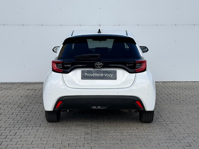Toyota Yaris 1.5 HSD e-CVT Style - fotka 9 z 27