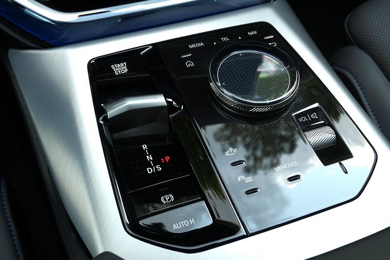 BMW X3 20d, Tažné, HUD, ACC, 360°,H/K - fotka 29 z 50