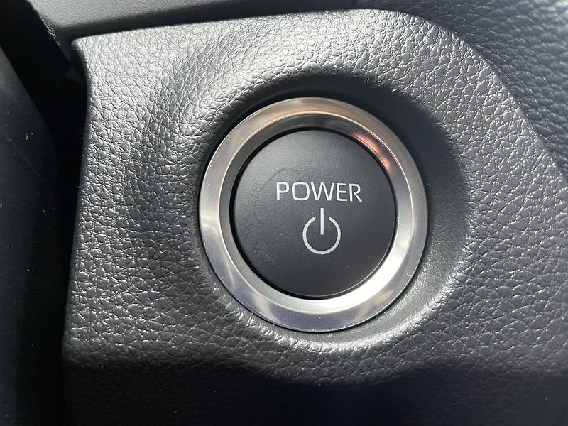 Toyota RAV4 2.5 Plug-in Hybrid ODBĚR 11/26 - fotka 31 z 36