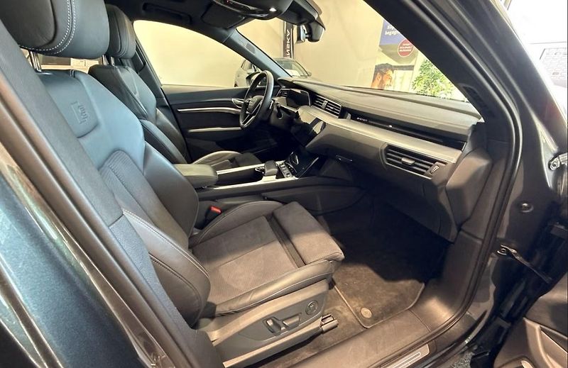Audi Q8 e-tron 55 Q SoH 97% 360k Pano Tažné - fotka 10 z 34