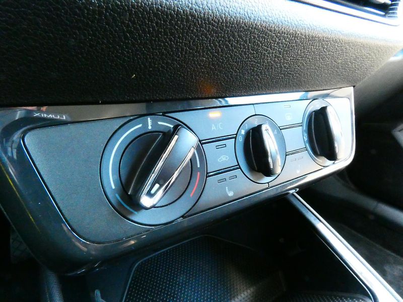 Škoda Fabia IV Active 1.0 MPI /59kW - fotka 26 z 30