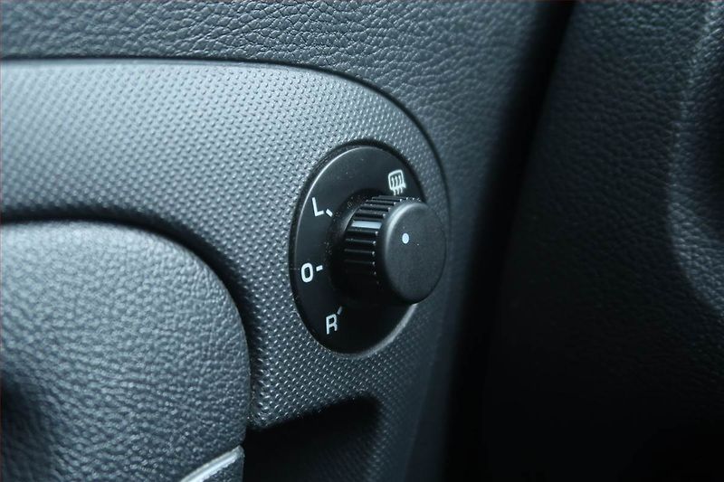 Škoda Fabia (2011) 1.2 TSI, Serv.kniha - fotka 16 z 16