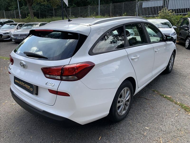 Hyundai i30 1,6 CRDI ČR - fotka 5 z 17
