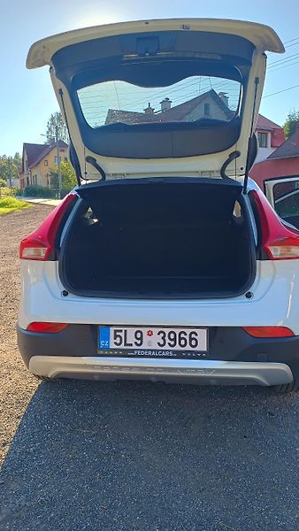 Volvo V40 (2017) Cross Country, nez. topení, TZ - fotka 8 z 28