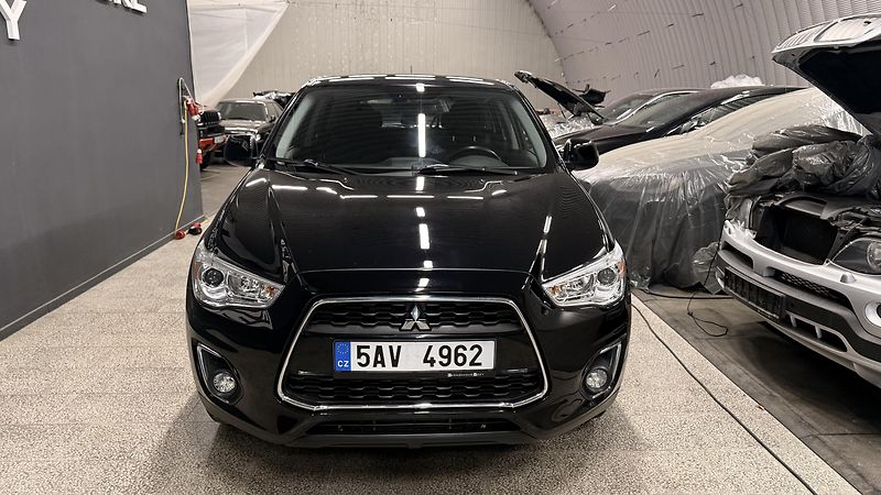 Mitsubishi ASX (2016) 1.6Di-D, ČR,4X4 - fotka 17 z 56