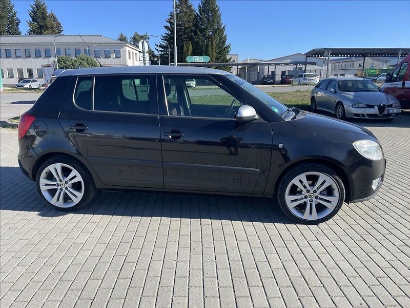 Škoda Fabia 1,4 i 16V 63kw Sportline Klima - fotka 5 z 42