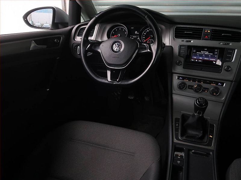 Volkswagen Golf (2015) 1.4 TSI, Tempomat - fotka 7 z 15