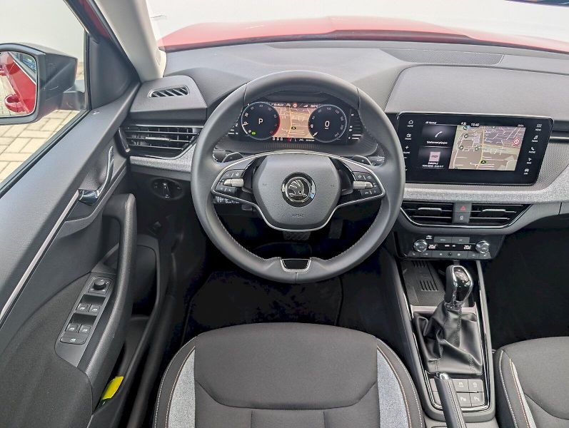 Škoda Kamiq (2025) 1,5 TSI / 110 kW DSG Selection - fotka 6 z 30