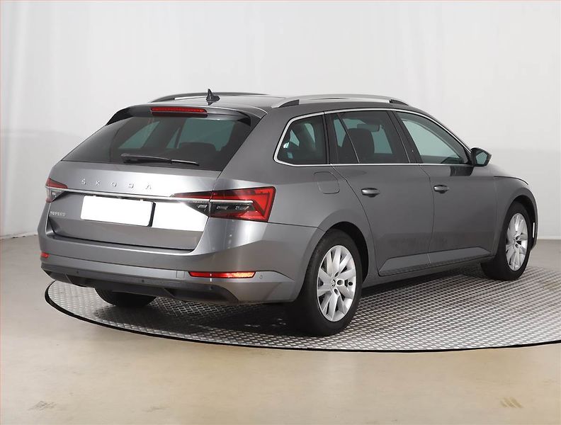 Škoda Superb (2022) Style 2.0 TDI - fotka 5 z 30
