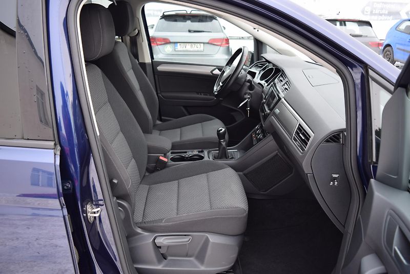 Volkswagen Touran (2017) 1.4TSI 110kw COMFORTLINE BMT  - fotka 35 z 50