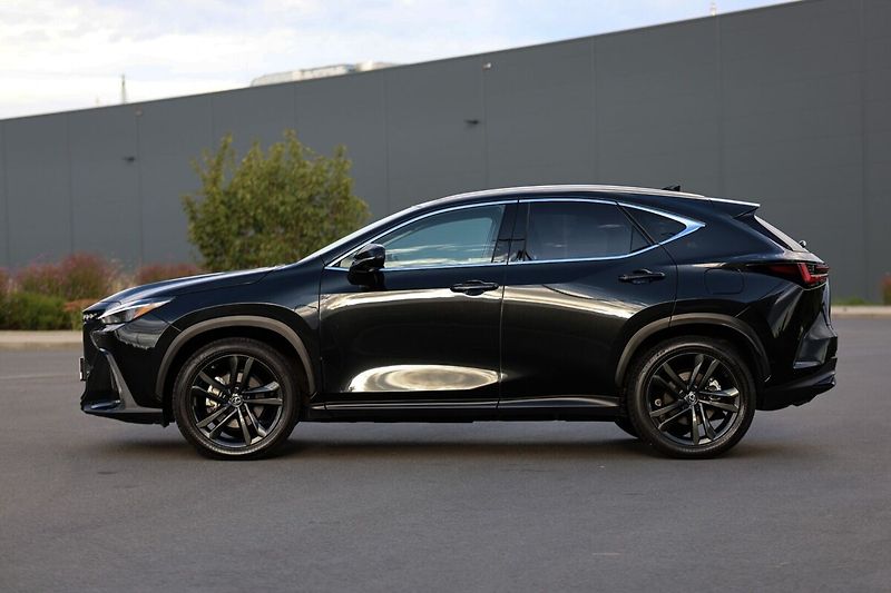 Lexus NX 350h 350H 2,5 HEV EXECUTIVE TOP - fotka 28 z 28