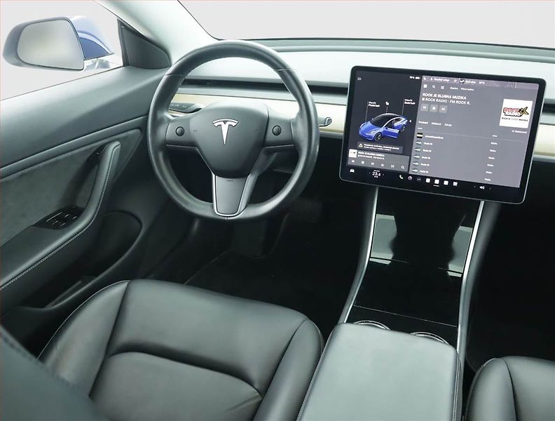 Tesla Model 3 (2019) Long Range 4WD 78kWh, SoH 84% - fotka 7 z 23