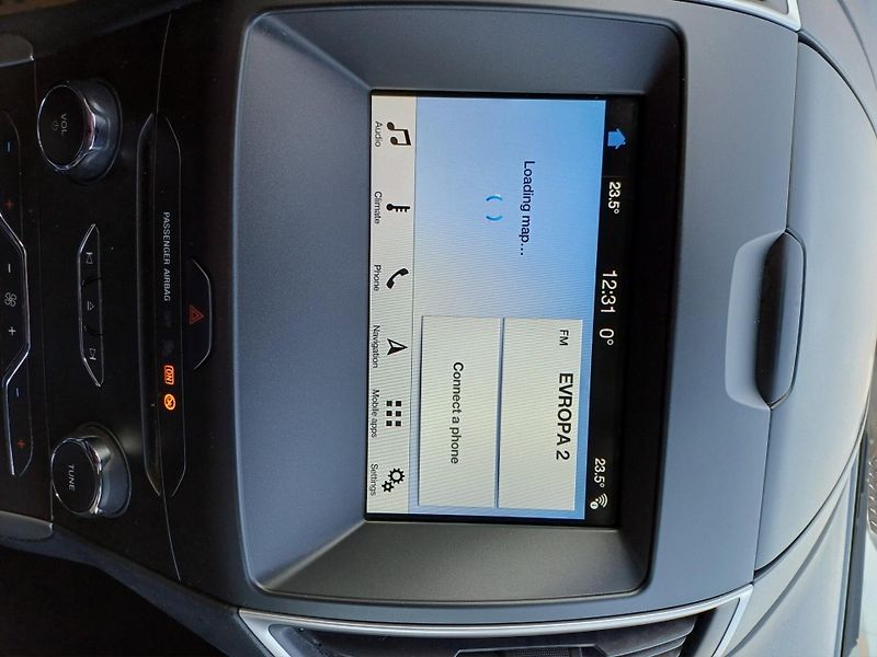 Ford S-MAX (2018) 1,5 118 KW - fotka 10 z 18