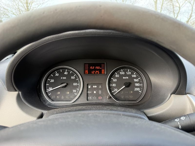 Dacia Sandero (2009) 1.2 16V 55kw - fotka 13 z 14