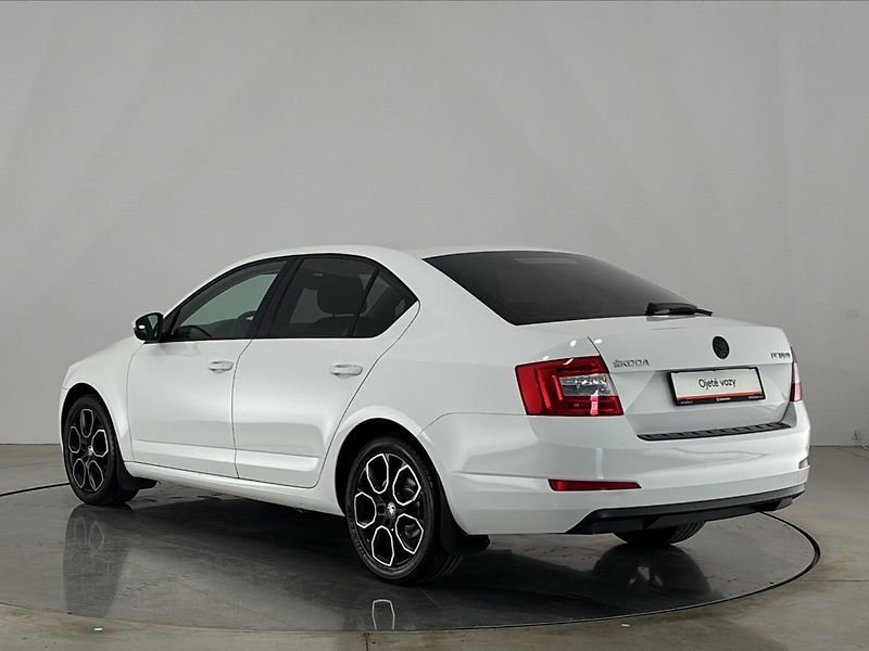 Škoda Octavia Elegance - fotka 15 z 28