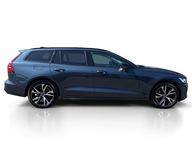 Volvo V60 B4 FWD PLUS DARK // 1. Maj. - fotka 7 z 46