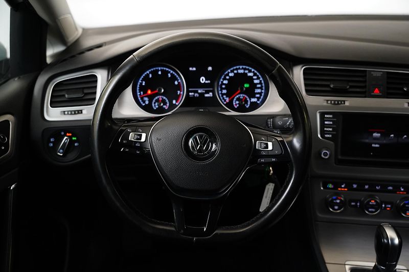 Volkswagen Golf - fotka 17 z 24