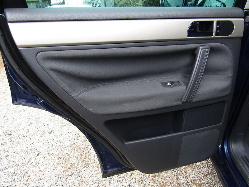 Volkswagen Touareg (2004) 2.5 TDI 128kW AUTOMAT - fotka 20 z 35