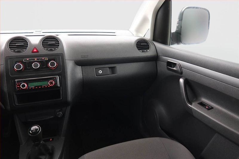 Volkswagen Caddy (2015) 1.6 TDi, 5Míst - fotka 8 z 13