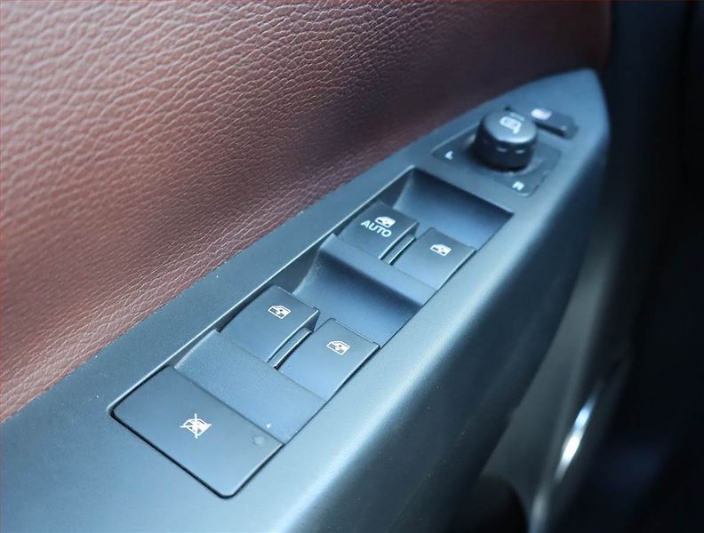 Opel Antara (2007) 2.0 CDTI, 4X4, Automat - fotka 16 z 17