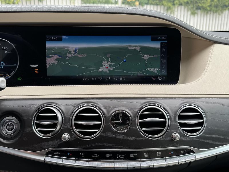 Mercedes-Benz Třídy S S400d-L-4M-AMG-R20-BURM-ČR - fotka 28 z 36