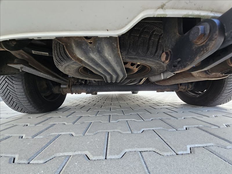 Volkswagen Caddy 2,0 TDi 75KW TREND TZ STK DPH - fotka 30 z 46
